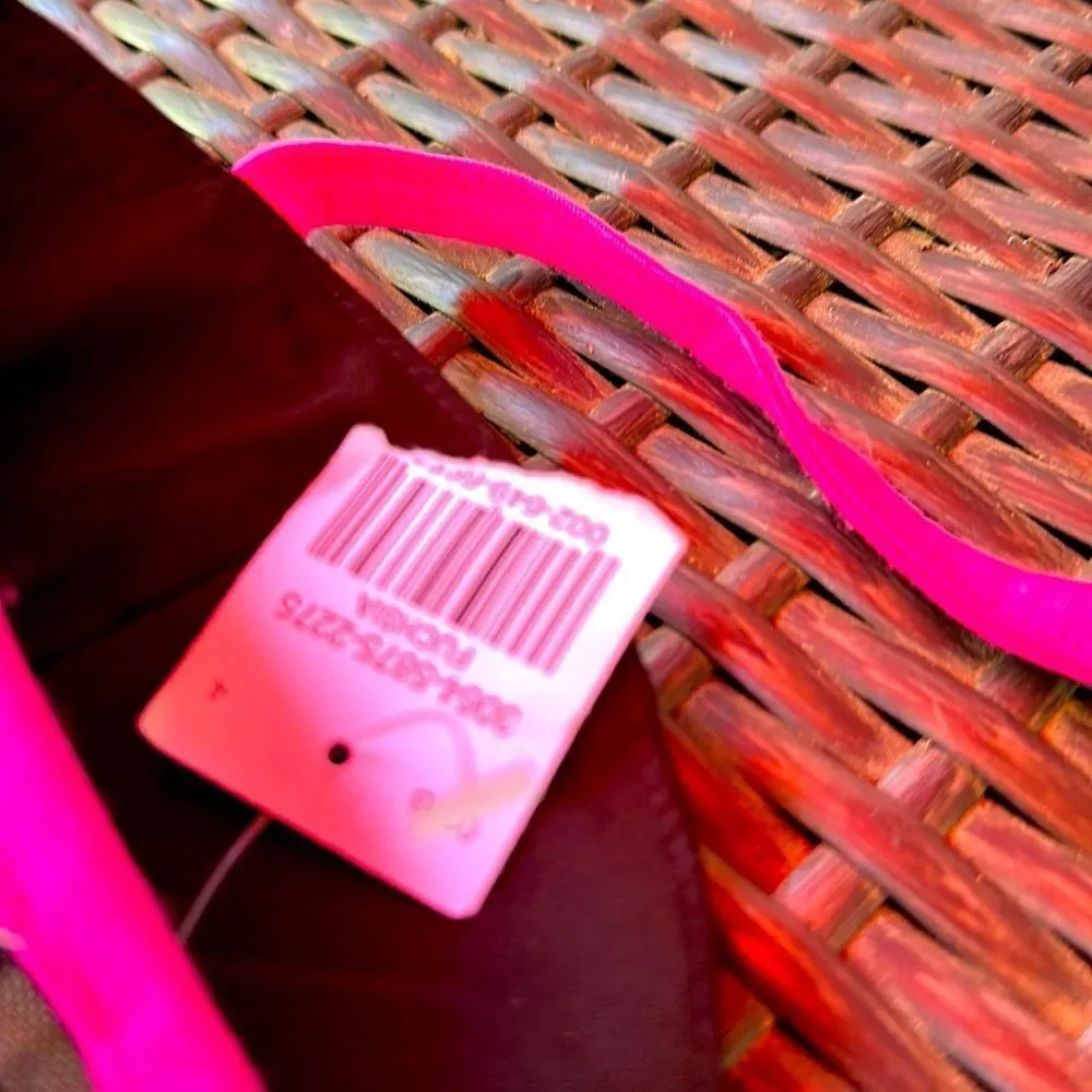 NWT-LOVEJ CROPPED TOP - Picture 3 of 5